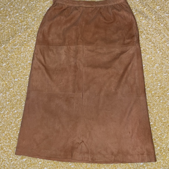 Even Picone Suede Skirt - Picture 4 of 10